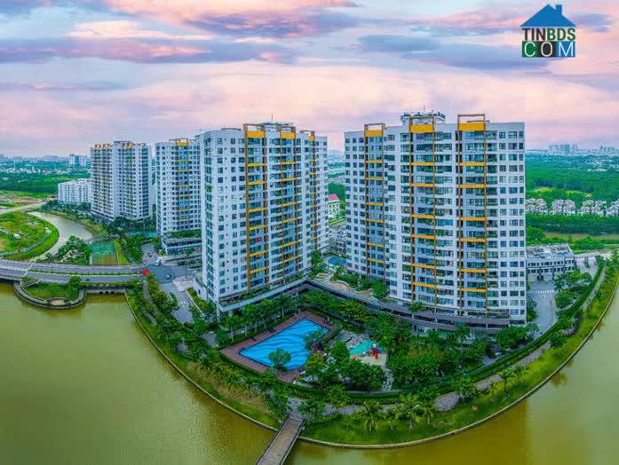 Giá bán hợp lý và chính sách thanh toán linh hoạt là ưu thế khiến nhiều dự án ngoại thành hút người mua thực.