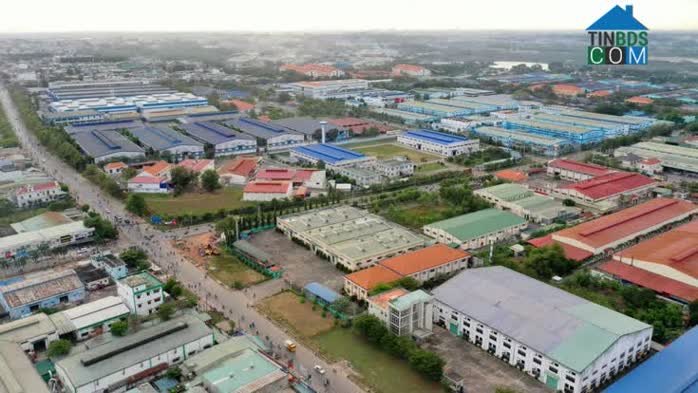 Một góc khu công nghiệp Sông Mây 473ha liền kề Estella City đang hoạt động nhộn nhịp.