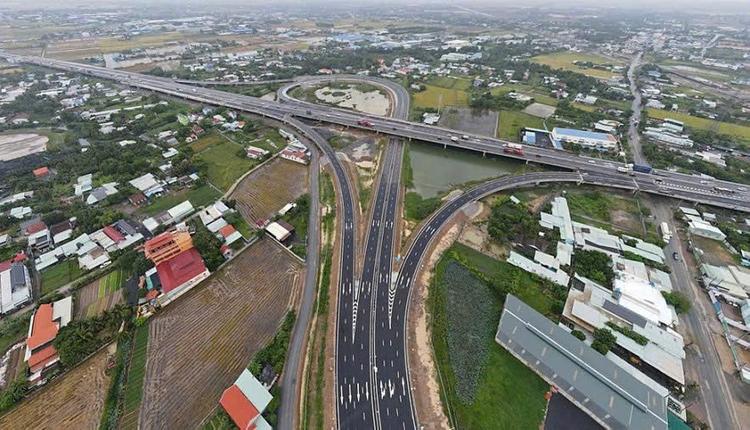 Ảnh Hạ Tầng Khơi Thông: Đô Thị Vệ Tinh Khu Tây TP.HCM – “Mỏ Vàng” Bất Động Sản 2025