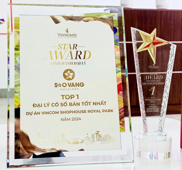 Ảnh Sao Vàng Holdings Vinh Dự Đạt Danh Hiệu Top 1 Đại Lý Xuất Sắc Tại Star Award 2024