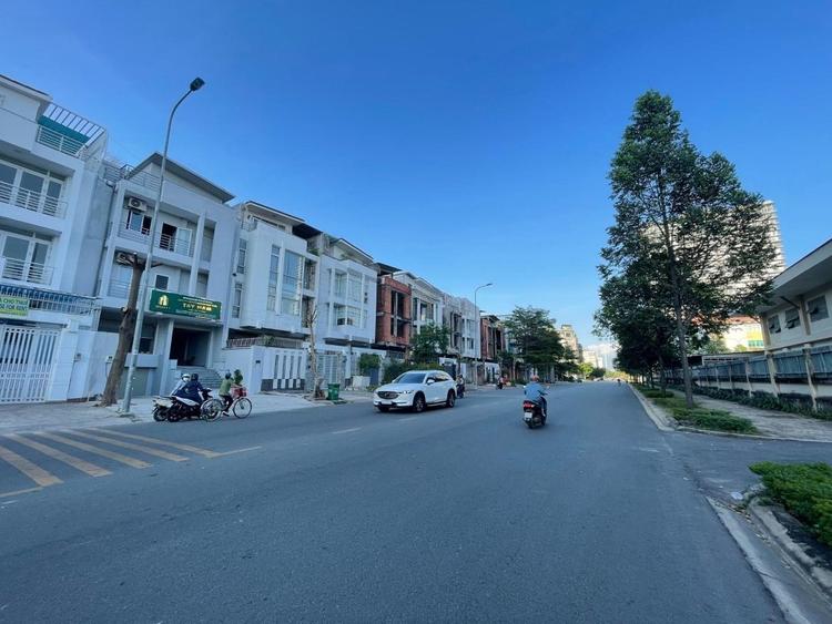 Ảnh Nhà Phố Trung Tâm TP.HCM Là Kênh Tích Sản Dường Dài