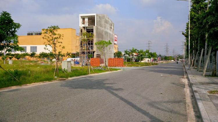 Ảnh Thị Trường Đất Nền Khu Quận 9 Cũ: Giá Tăng, Giao Dịch Tăng