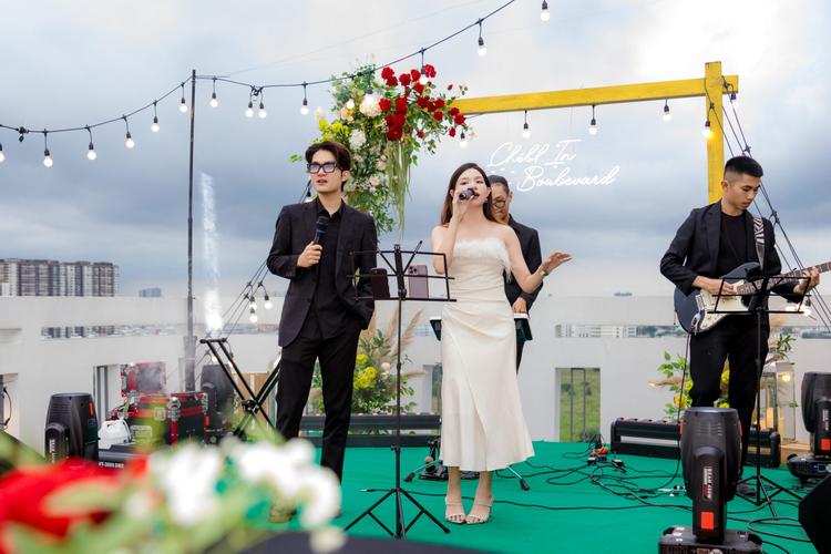 Ảnh Không Gian "Chill" Trên Rooftop Conic Boulevard - Trải Nghiệm Khác Biệt Dành Cho Khách Hàng