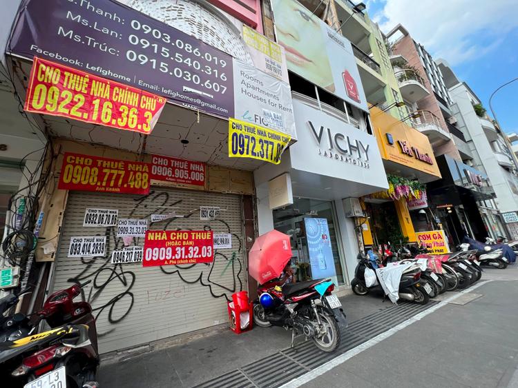 Ảnh Giá Bán Nhà Phố Trung Tâm TP.HCM Đang Đi Ngang