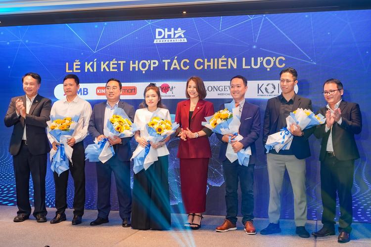Ảnh D-Aqua Ký Kết Loạt Thương Hiệu, Ra Mắt Giỏ Hàng Shop Thương Mại Cuối