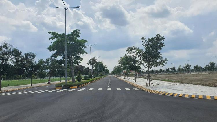 Ảnh Các Thị Trường Vệ Tinh Phía Nam Rầm Rộ Đón Nguồn Cung Mới