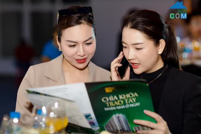 Ảnh Không Gian "Chill" Trên Rooftop Conic Boulevard - Trải Nghiệm Khác Biệt Dành Cho Khách Hàng