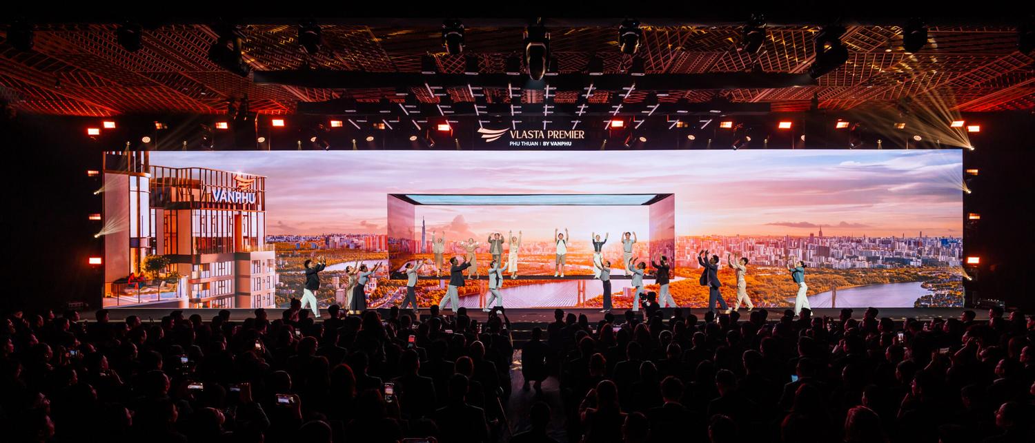 Ảnh Văn Phú Công Bố “Thước Đo” Chuẩn Sống Mới Tại Sự Kiện Ra Mắt Vlasta Premier - Phú Thuận