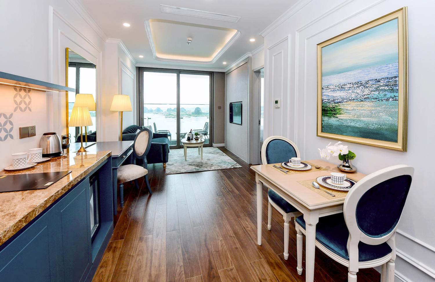 Ảnh Vân Đồn Vào Mùa Hút Khách: Crystal Holidays Harbour Tung Ưu Đãi Lớn Mừng Đại Lễ