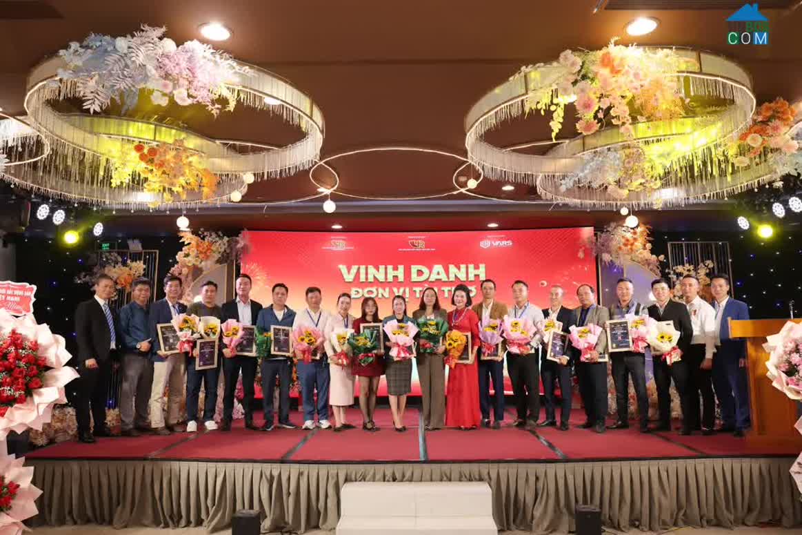 Ảnh Gala Year End Party 2024: Bất Động Sản Nam Định - Chào Kỷ Nguyên Mới