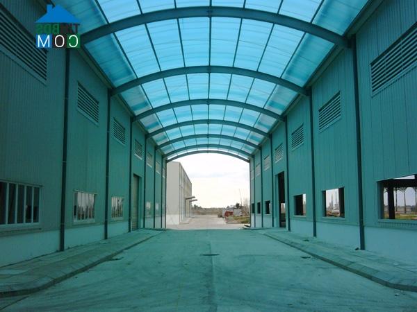 Ảnh Sử dụng tấm lợp Polycarbonate để tiết kiệm điện năng