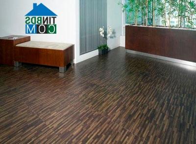 Ảnh Mới mẻ và ấm áp với gạch nhựa lát sàn