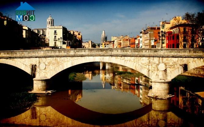 Ảnh Girona - Thành phố cho người hoài cổ