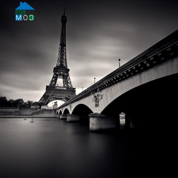 Ảnh Ngắm Paris đẹp ảo diệu qua hai màu trắng đen