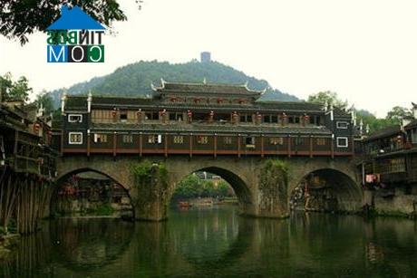 Ảnh Phượng Hoàng cổ trấn