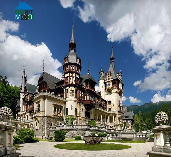 11. Lâu đài Peles, Sinaia, Romania.