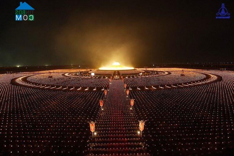 Ảnh Kiểu kiến trúc Phật giáo của ngôi đền Wat Phra Dhammakaya