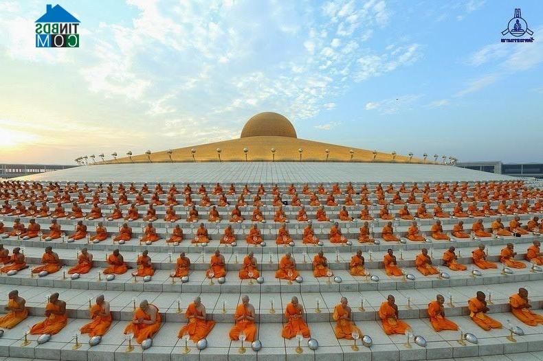 Ảnh Kiểu kiến trúc Phật giáo của ngôi đền Wat Phra Dhammakaya