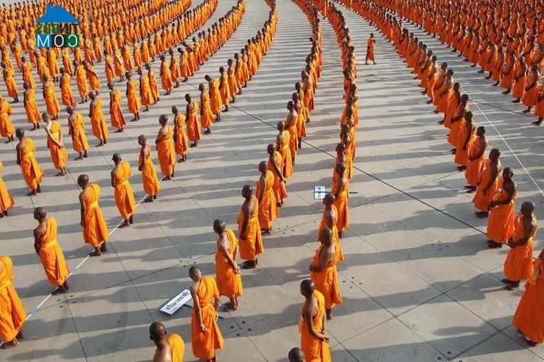 Ảnh Kiểu kiến trúc Phật giáo của ngôi đền Wat Phra Dhammakaya