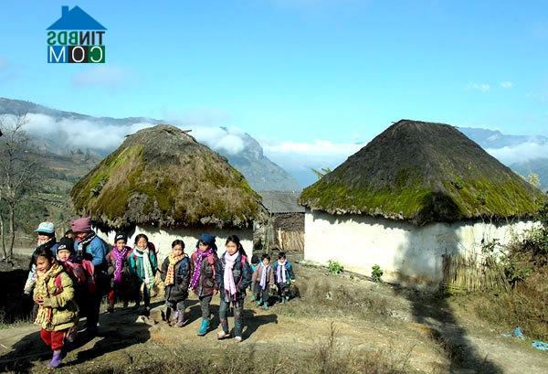 Ảnh Vẻ đẹp nhà tường trình ở Y Tý