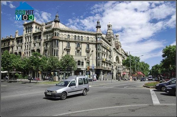 Ảnh Kiến trúc nhà bát giác ở Barcelona