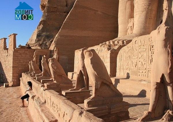 Ảnh "Mục sở thị" đền thờ đá của Pharaoh vĩ đại nhất Ai Cập