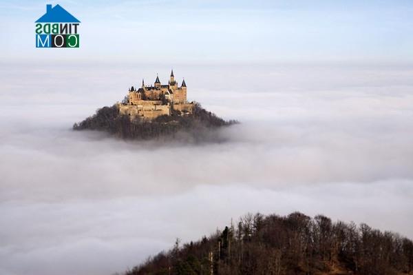 5. Lâu đài Hohenzollern, Đức.