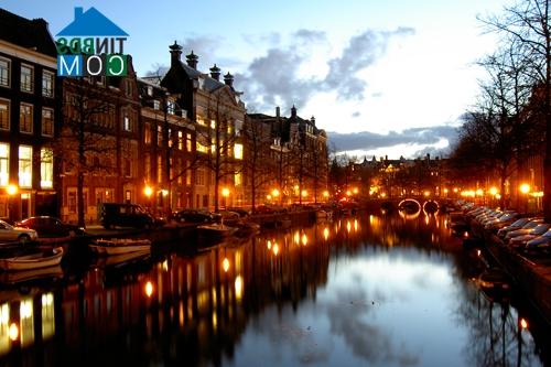 Ảnh Chiêm ngưỡng vẻ đẹp muôn màu của kiến trúc cổ Amsterdam