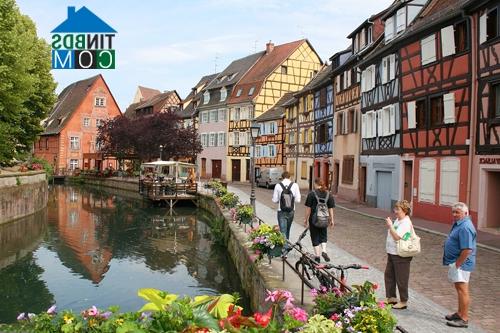 Ảnh Kiến trúc cổ xưa ở phố Colmar yên bình