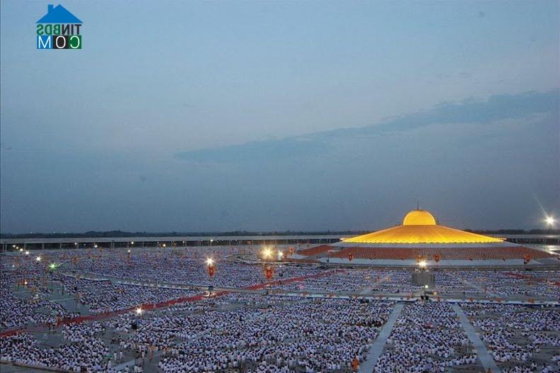 Ảnh Kiểu kiến trúc Phật giáo của ngôi đền Wat Phra Dhammakaya