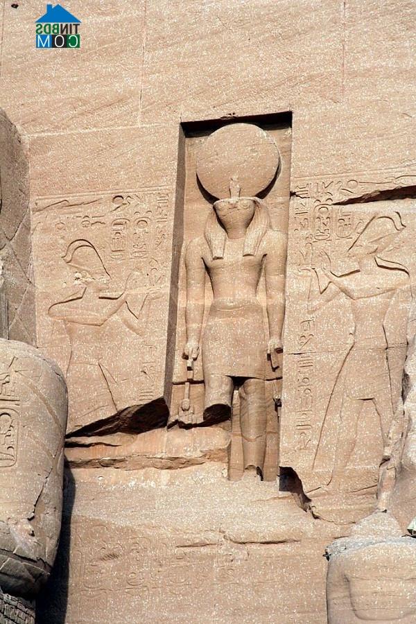 Ảnh "Mục sở thị" đền thờ đá của Pharaoh vĩ đại nhất Ai Cập