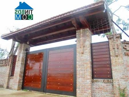 Ảnh Những mẫu cổng lâu đài hoành tráng của đại gia Việt