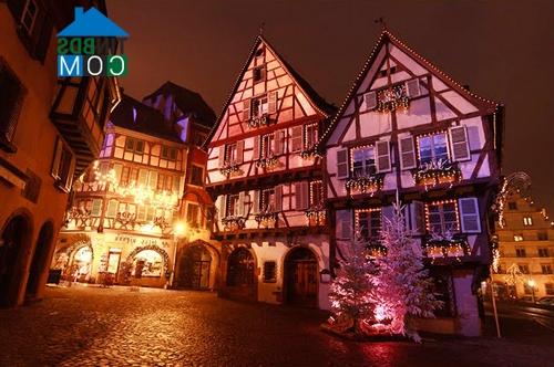 Ảnh Kiến trúc cổ xưa ở phố Colmar yên bình