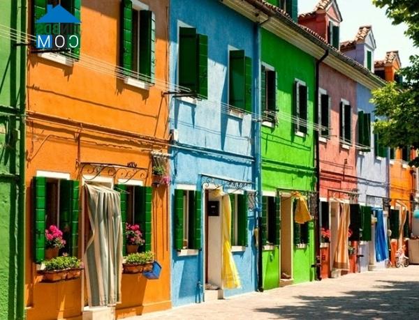 Ảnh Ngôi làng "sặc sỡ" nhất nước Ý