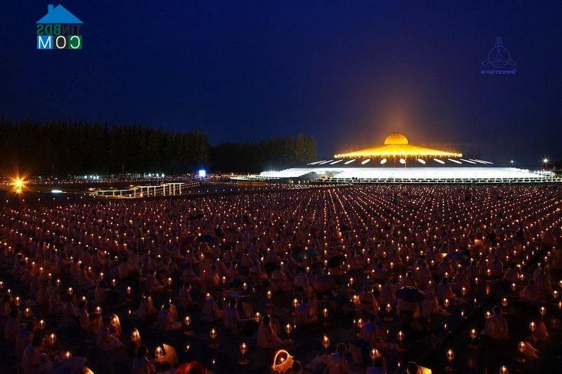 Ảnh Kiểu kiến trúc Phật giáo của ngôi đền Wat Phra Dhammakaya