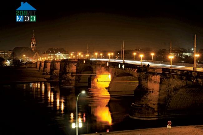 Ảnh Kiến trúc về đêm ở Dresden- thành phố đáng sống nhất nước Đức