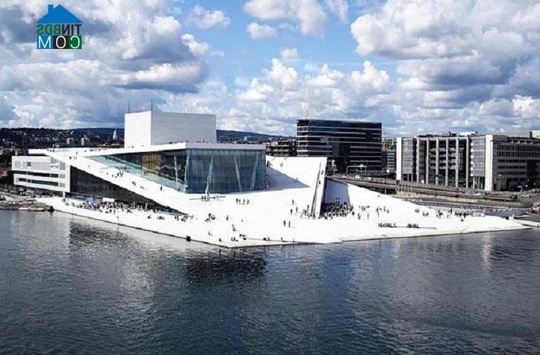 Ảnh Thiết kế độc của nhà hát Opera Oslo tại NaUy