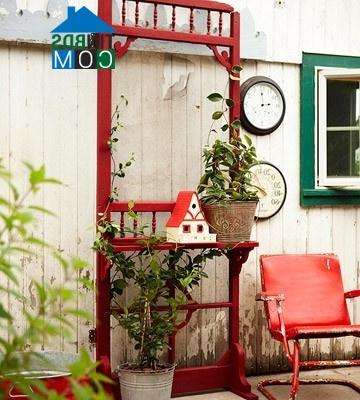 Ảnh Tạo cho khu vườn đẹp bất ngờ từ cánh cửa cũ
