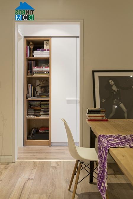 Kệ sách là góc yêu thích nhất của chủ nhà