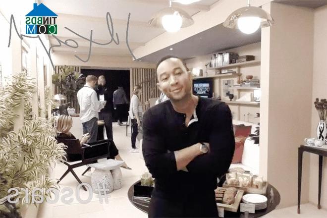 Còn đây là ca sĩ, diễn viên John Legend, người từng giành 9 giải Grammy