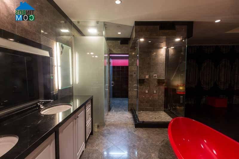 Ảnh Ngắm ngôi nhà như hộp đêm của bạn trai cũ Rihanna