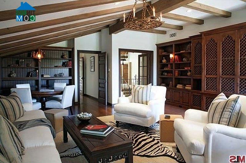 Ảnh Biệt thự kiểu Tây Ban Nha của diễn viên Trey Parker