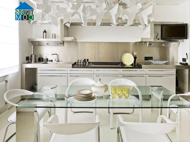 Ảnh Căn hộ "hút mắt" với gam màu trắng - vàng