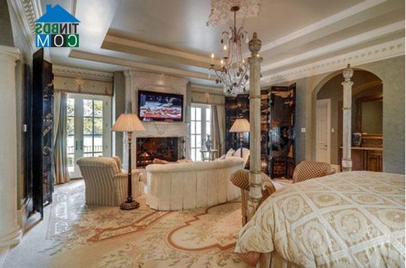 Ảnh Choáng ngợp trước căn nhà lung linh như cung điện của Johnny Depp