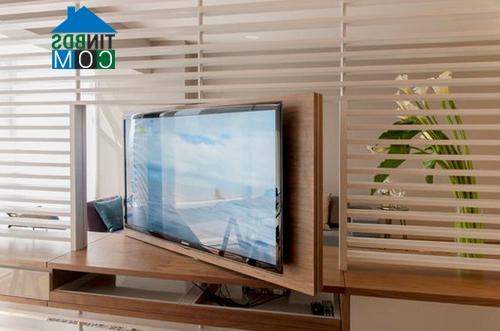 Ảnh Ngôi nhà hiện đại với kệ TV xoay lý tưởng