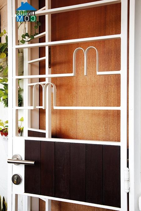 Thiết kế cửa sắt ra vào đơn giản, khác biệt