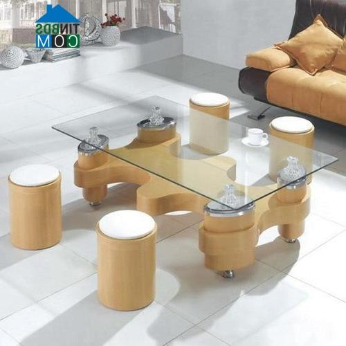 Ảnh Giấu ghế dưới gầm bàn