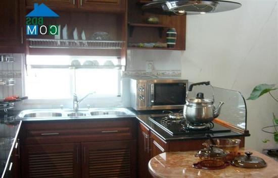 Ảnh Bài trí phòng bếp giúp không gian rộng hơn trong ngày hè