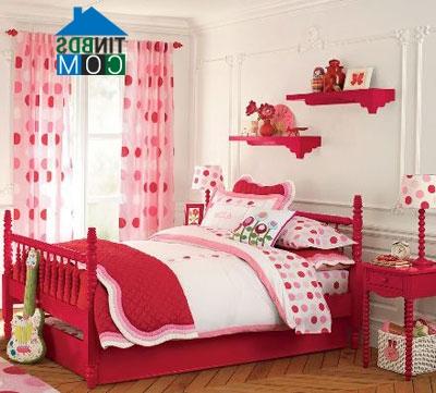 Ảnh Mẹ trổ tài trang trí phòng riêng cho bé