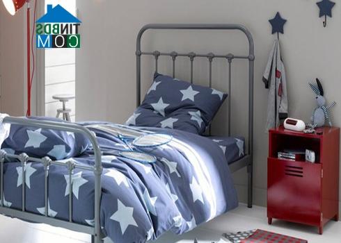 Ảnh Tủ xinh trang trí phòng ngủ cho bé yêu